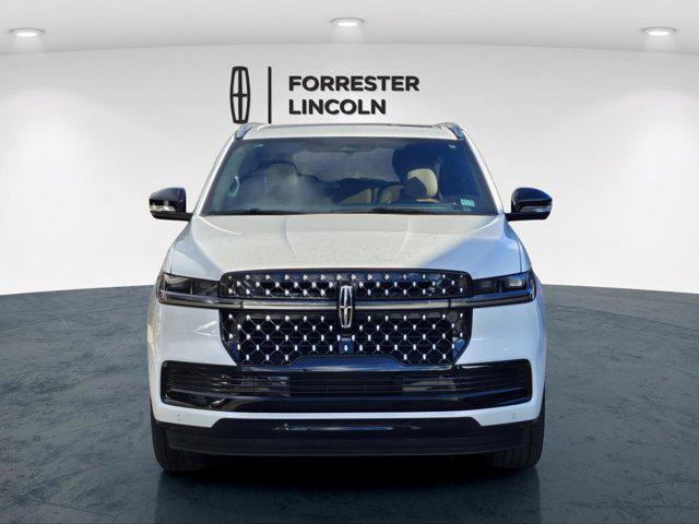 new 2025 Lincoln Navigator car, priced at $123,585