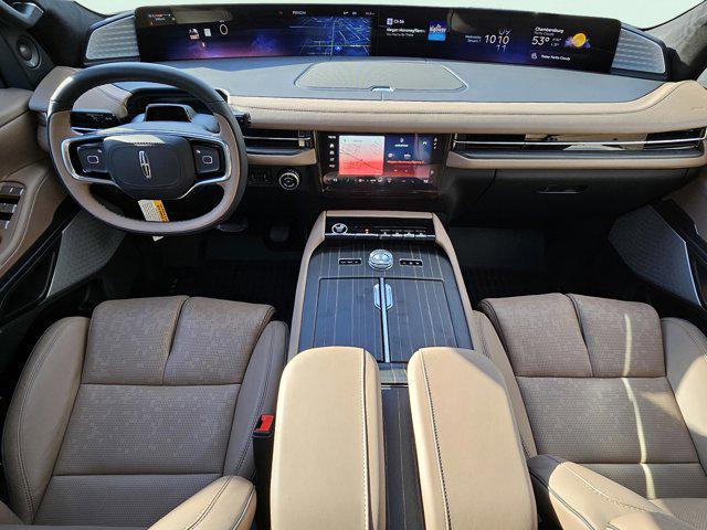 new 2025 Lincoln Navigator car, priced at $123,585