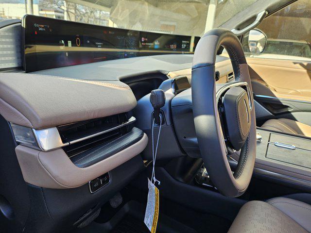 new 2025 Lincoln Navigator car, priced at $123,585