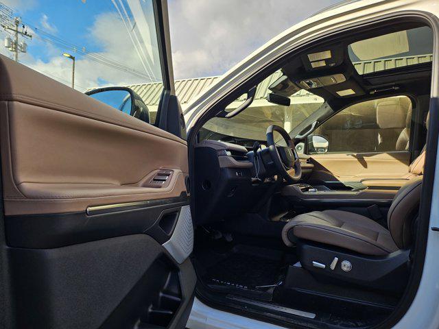 new 2025 Lincoln Navigator car, priced at $123,585