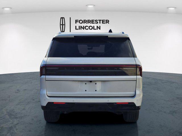 new 2025 Lincoln Navigator car, priced at $123,585