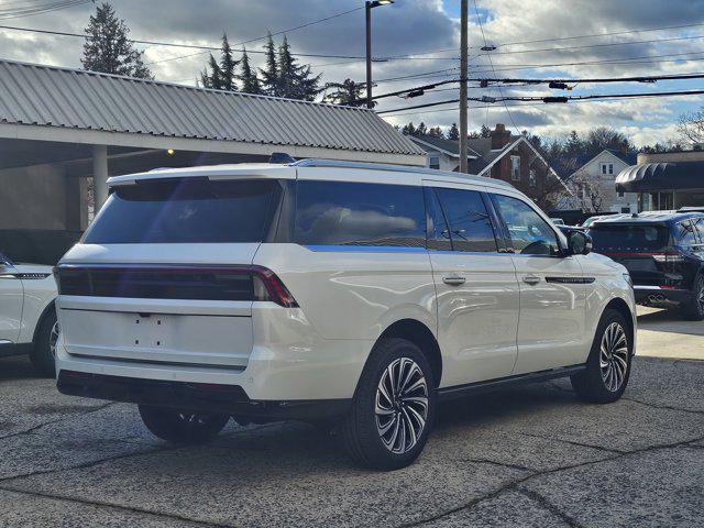 new 2025 Lincoln Navigator car, priced at $123,585