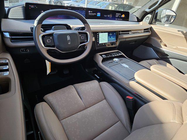 new 2025 Lincoln Navigator car, priced at $123,585