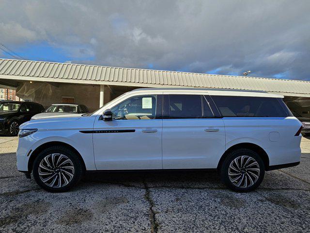 new 2025 Lincoln Navigator car, priced at $123,585