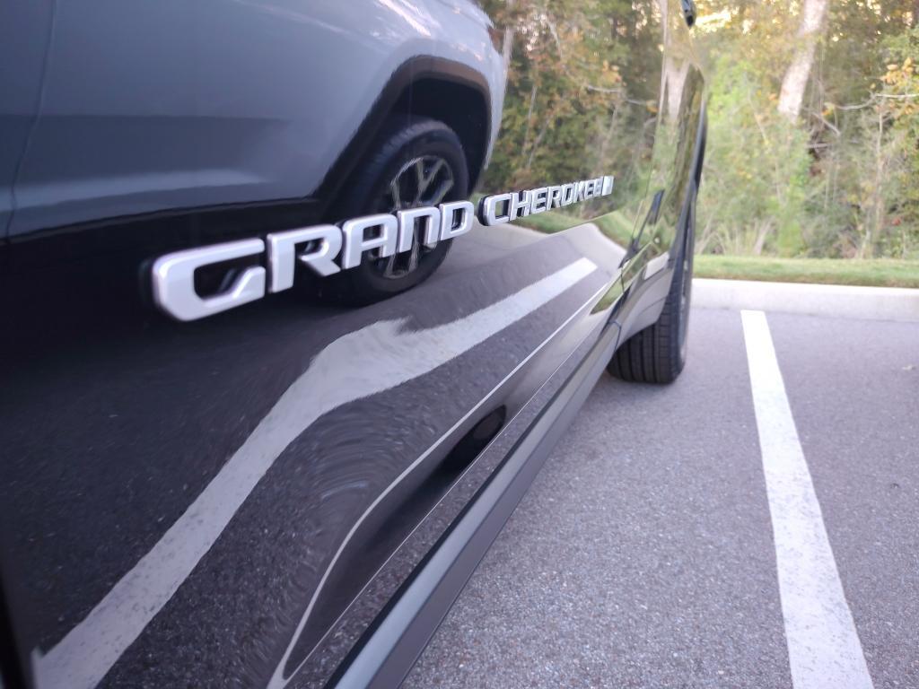 new 2025 Jeep Grand Cherokee car, priced at $40,381