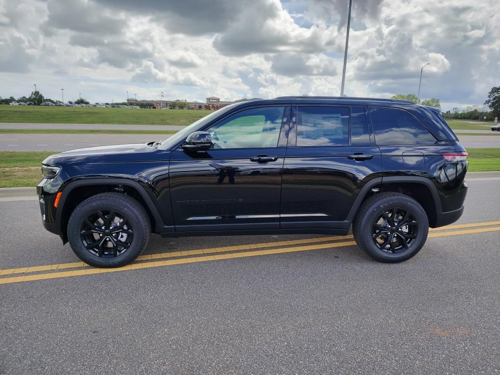 new 2025 Jeep Grand Cherokee car, priced at $42,793