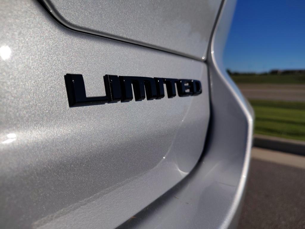 new 2025 Jeep Grand Cherokee car, priced at $47,583