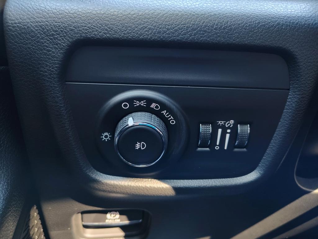 new 2025 Jeep Grand Cherokee car, priced at $47,583