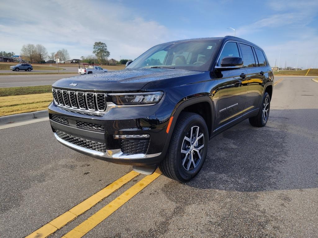 new 2025 Jeep Grand Cherokee L car, priced at $43,459