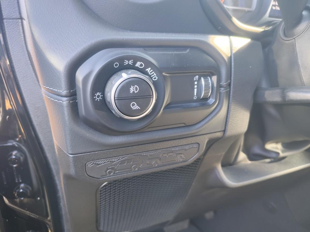 new 2025 Jeep Gladiator car, priced at $52,358