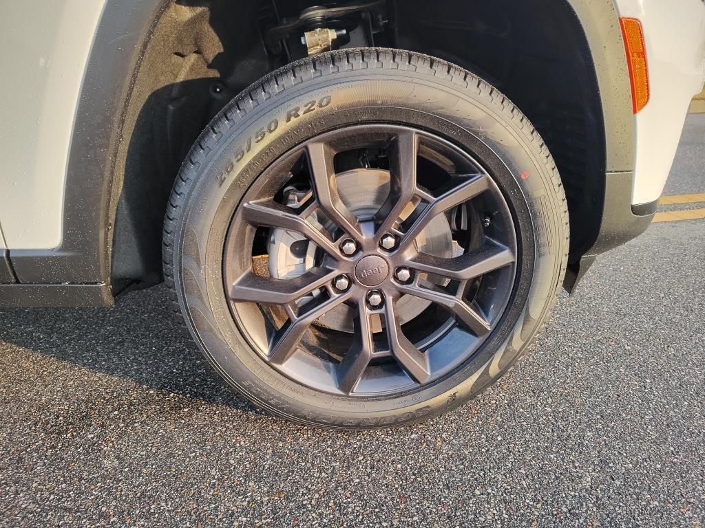 new 2025 Jeep Grand Cherokee L car, priced at $49,115