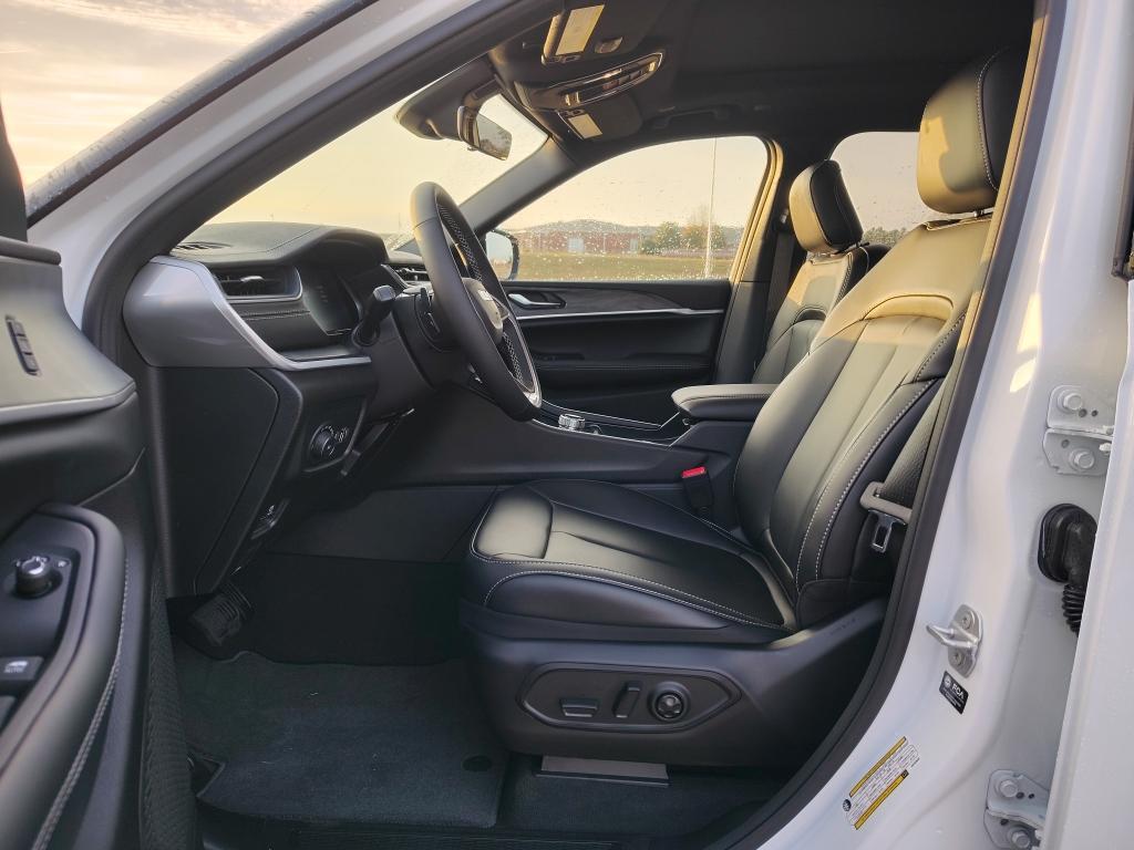 new 2025 Jeep Grand Cherokee L car, priced at $49,115