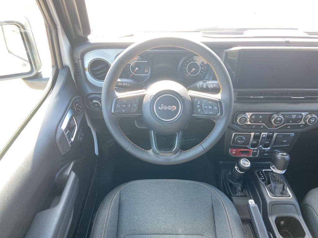 new 2025 Jeep Wrangler car, priced at $47,485