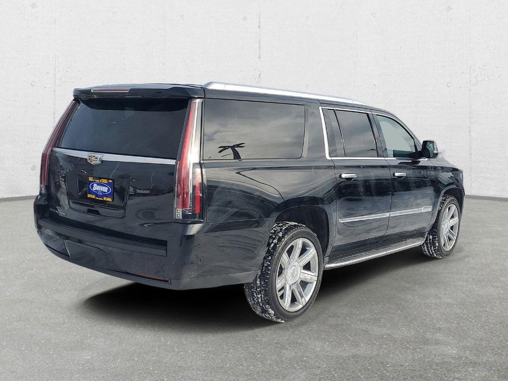 used 2018 Cadillac Escalade ESV car, priced at $32,752