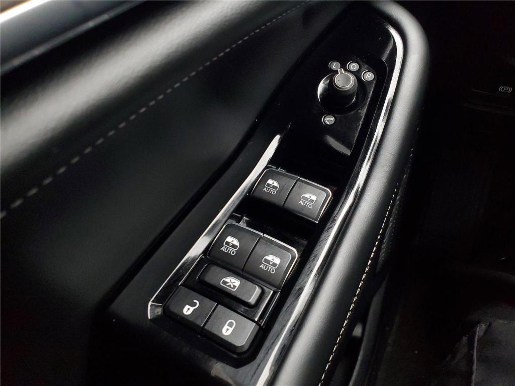 used 2023 Jeep Grand Cherokee car, priced at $35,985
