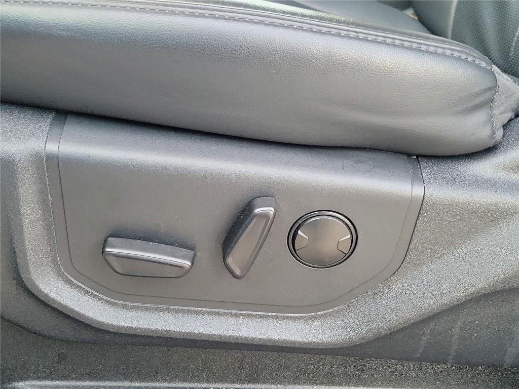 used 2024 Ford Expedition car, priced at $45,595