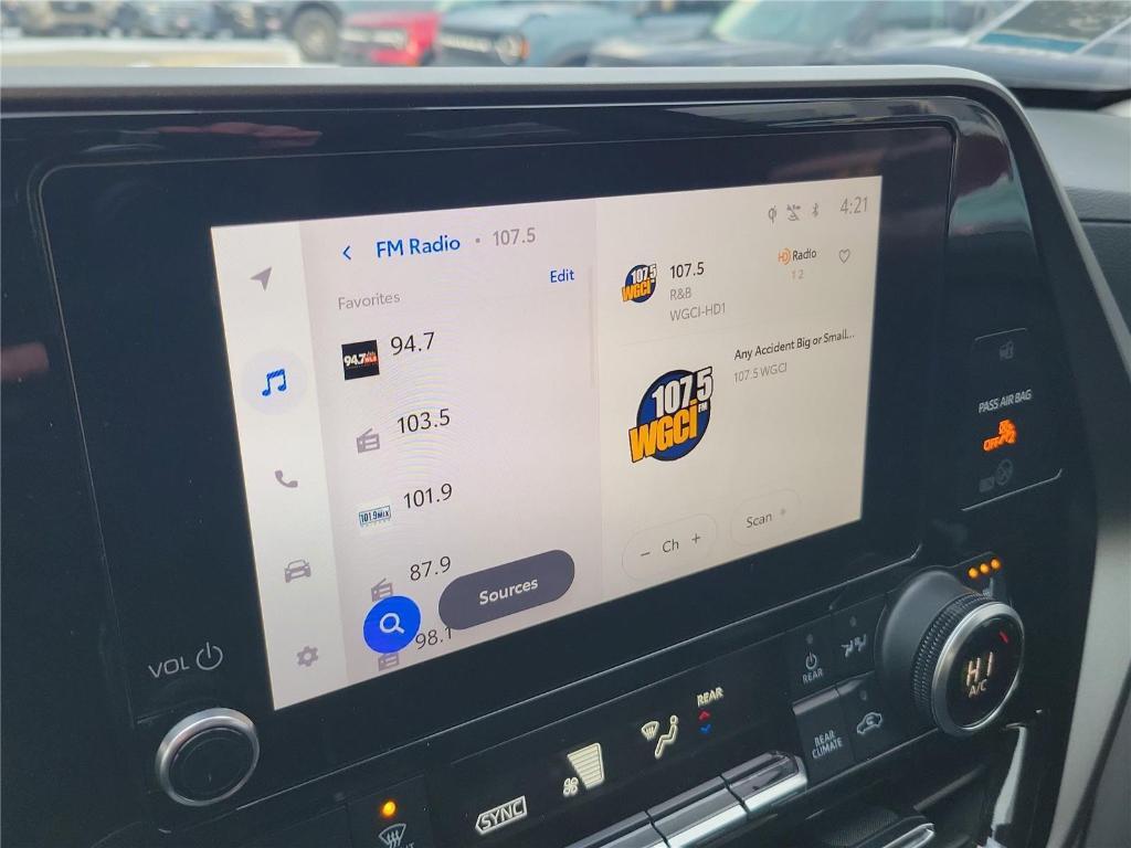 used 2023 Toyota Highlander car, priced at $29,500