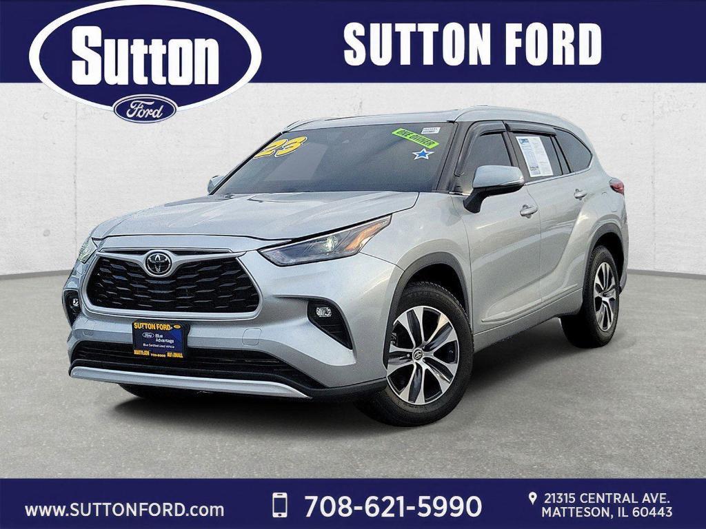 used 2023 Toyota Highlander car, priced at $29,900