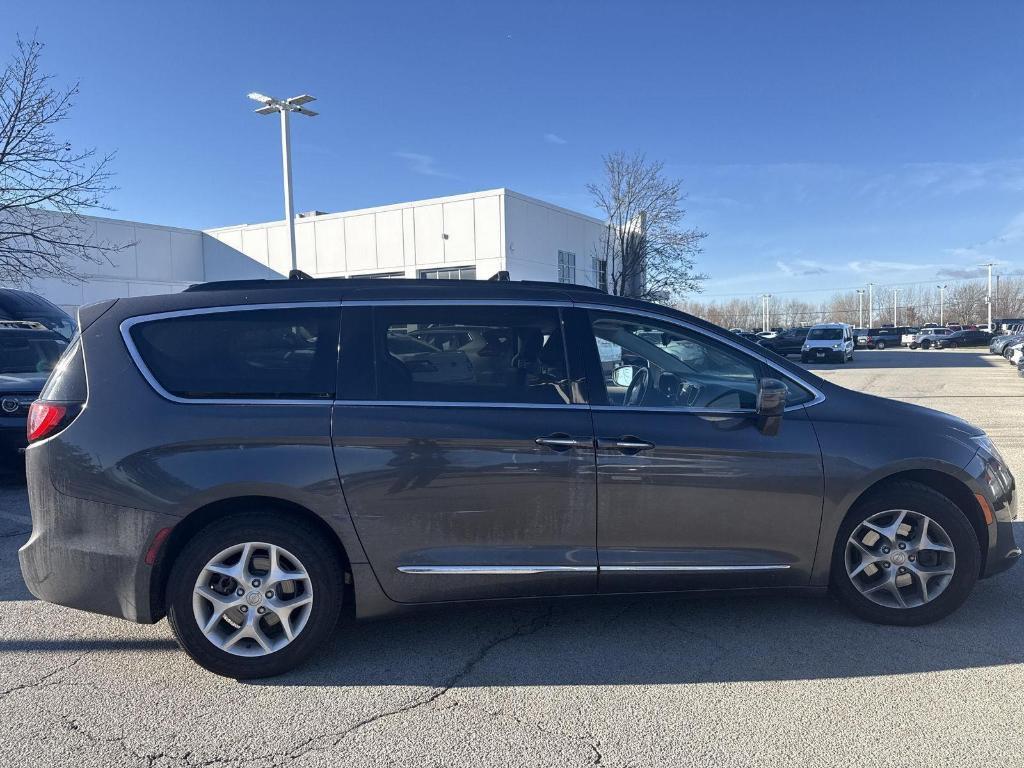 used 2017 Chrysler Pacifica car, priced at $10,800