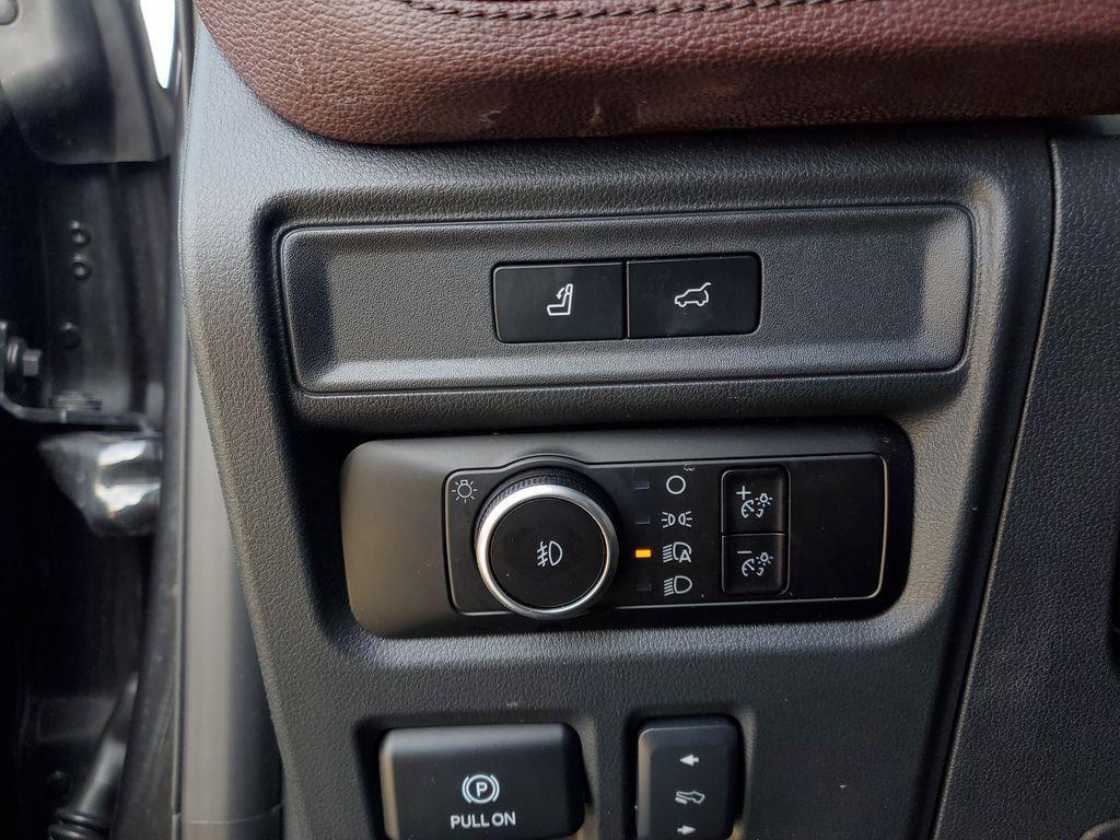 used 2023 Ford Expedition car, priced at $38,272