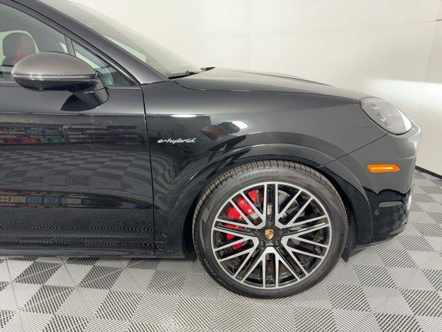 new 2025 Porsche Cayenne car, priced at $144,125