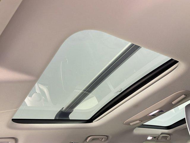 used 2018 Land Rover Discovery car, priced at $18,999