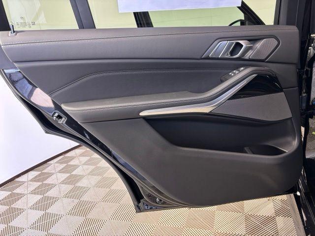 new 2027 BMW X7 car, priced at $104,405
