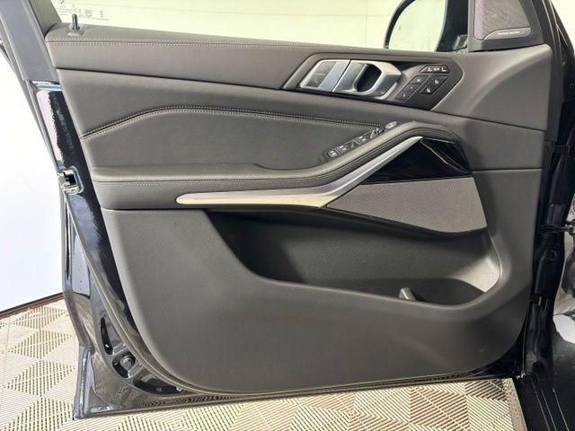 new 2027 BMW X7 car, priced at $104,405