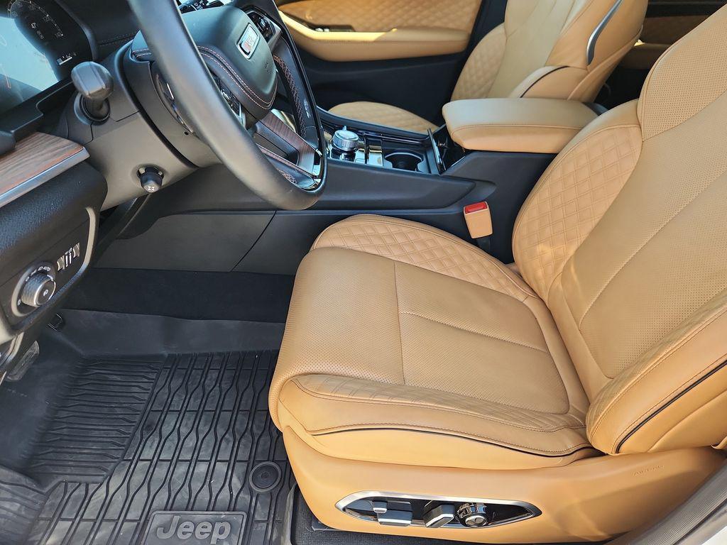 used 2024 Jeep Grand Cherokee car, priced at $50,211