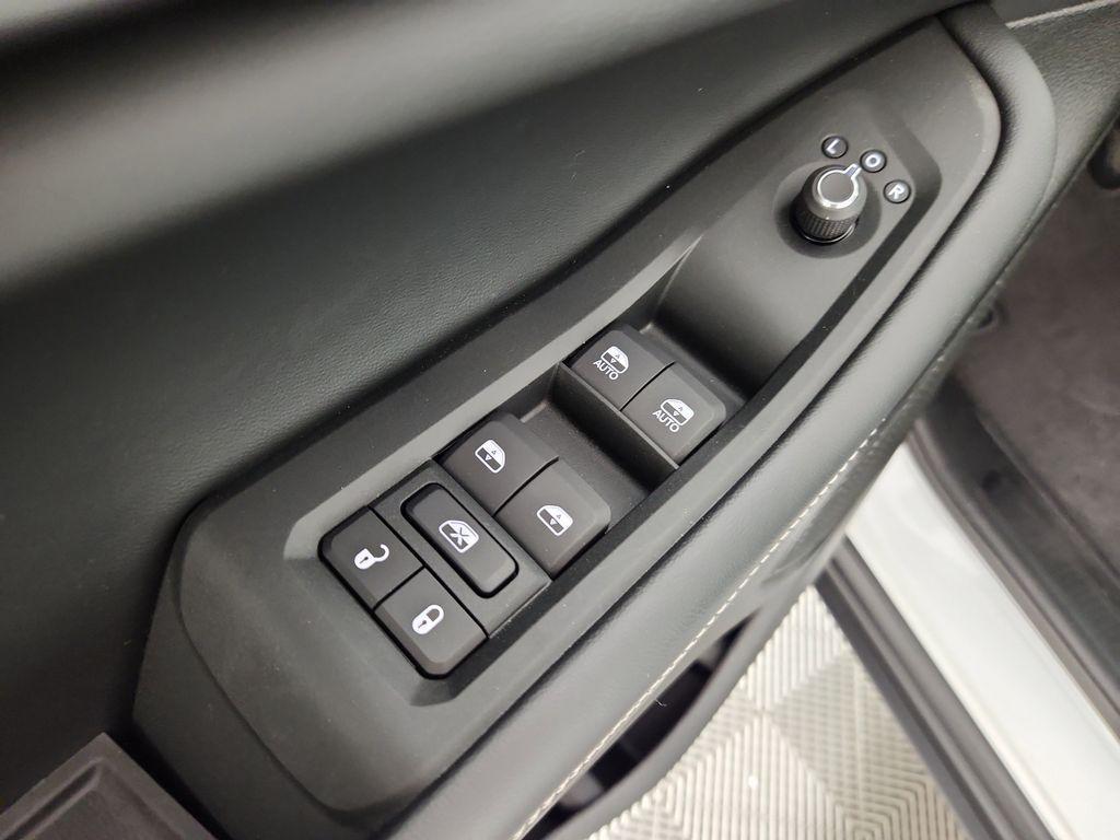 new 2025 Jeep Grand Cherokee car, priced at $40,422