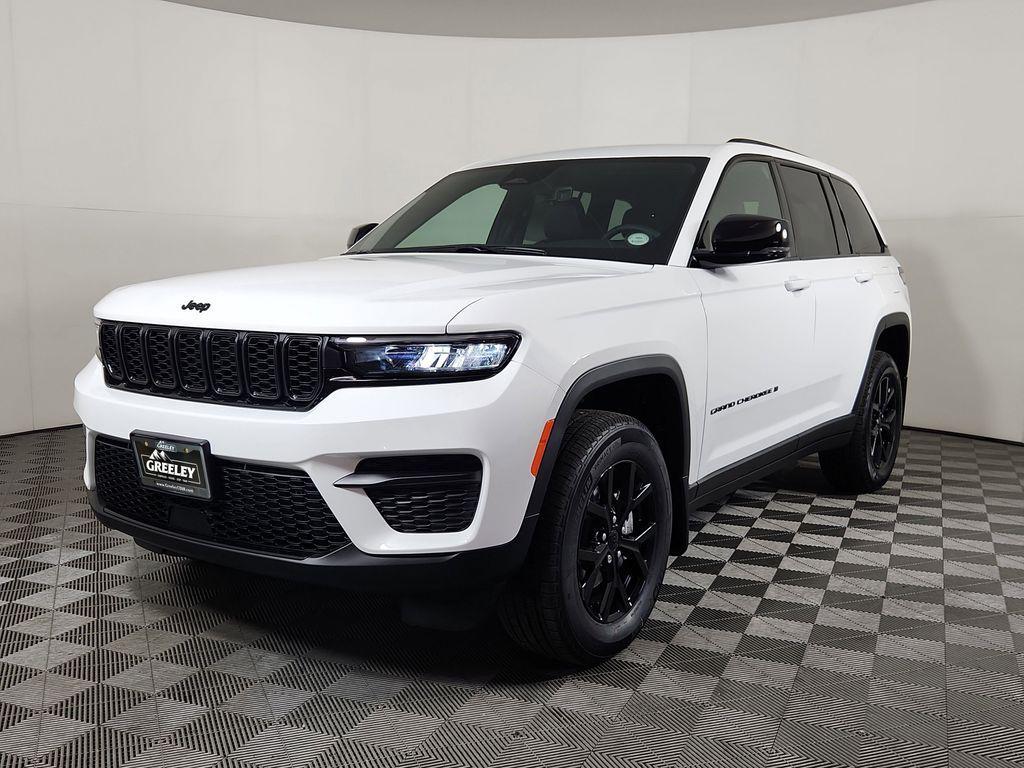 new 2025 Jeep Grand Cherokee car, priced at $40,422