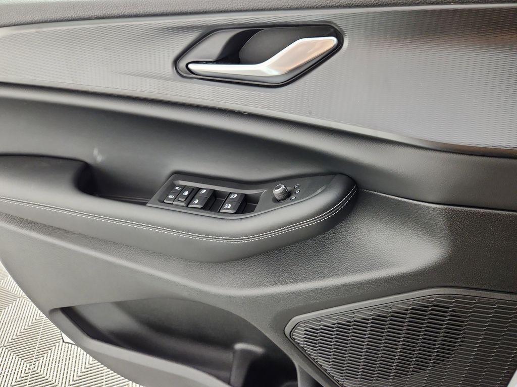 new 2025 Jeep Grand Cherokee car, priced at $40,422