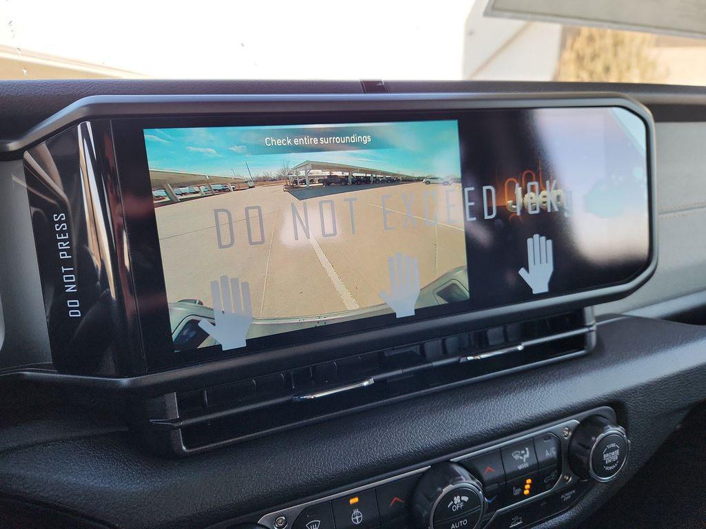 new 2026 Jeep Gladiator car, priced at $50,620