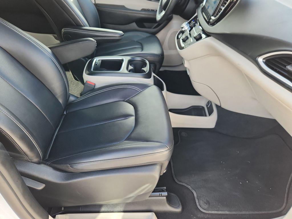 used 2024 Chrysler Pacifica car, priced at $24,743