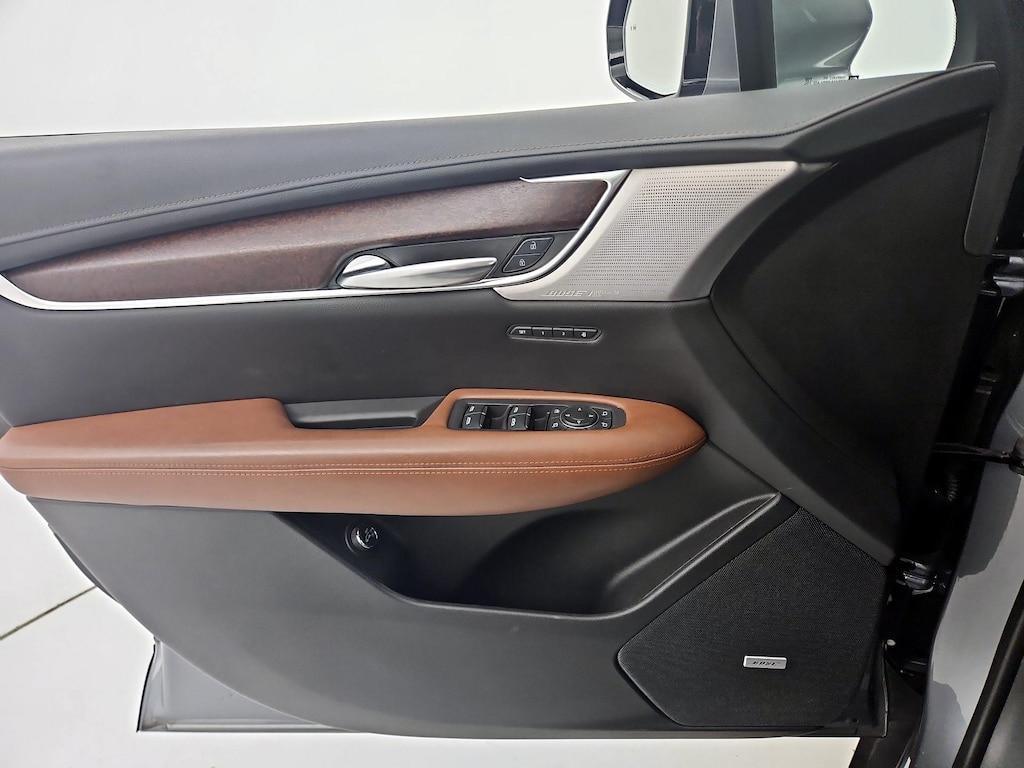 used 2021 Cadillac XT5 car, priced at $25,998