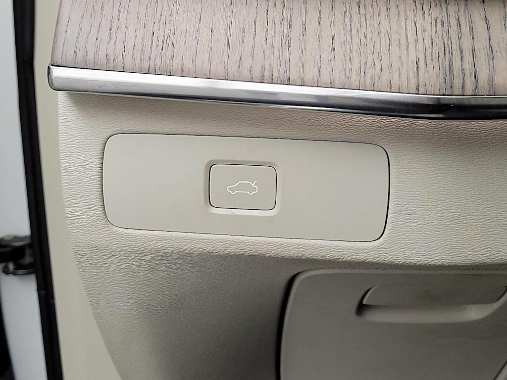 used 2024 Volvo XC90 car, priced at $36,998