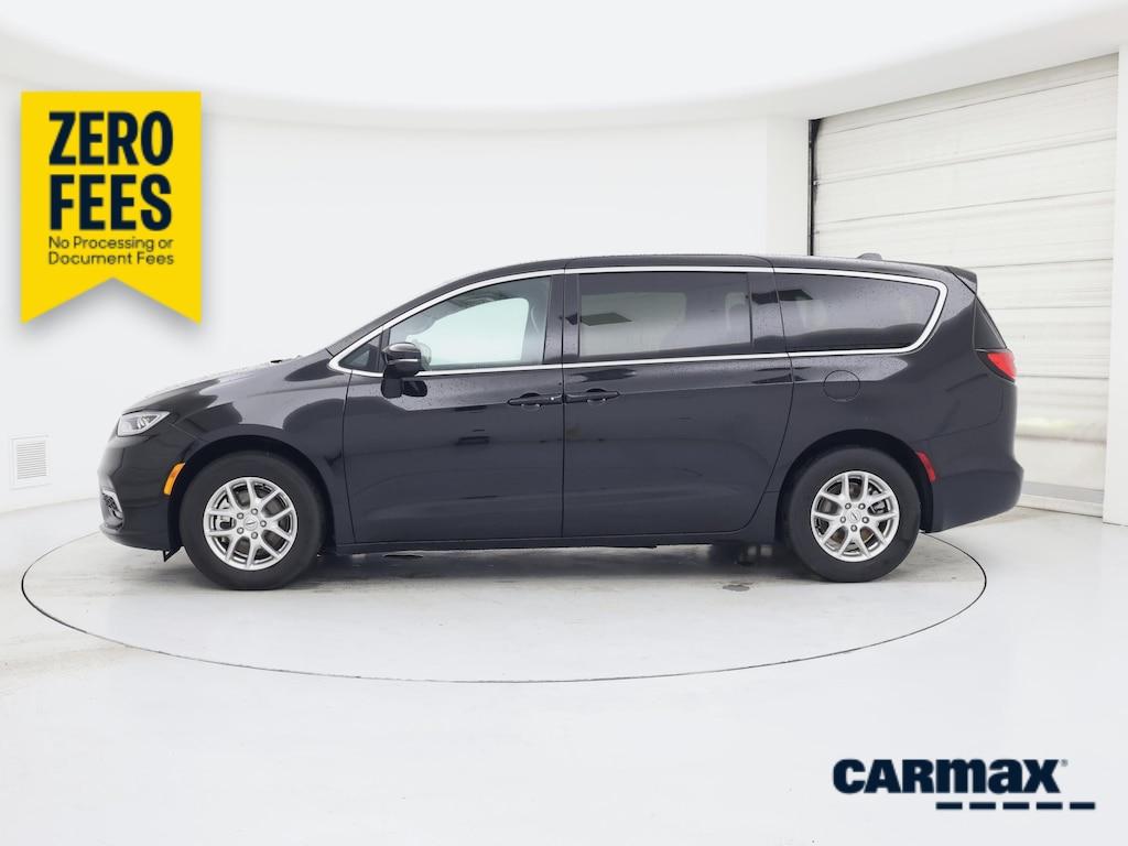 used 2025 Chrysler Pacifica car, priced at $28,998