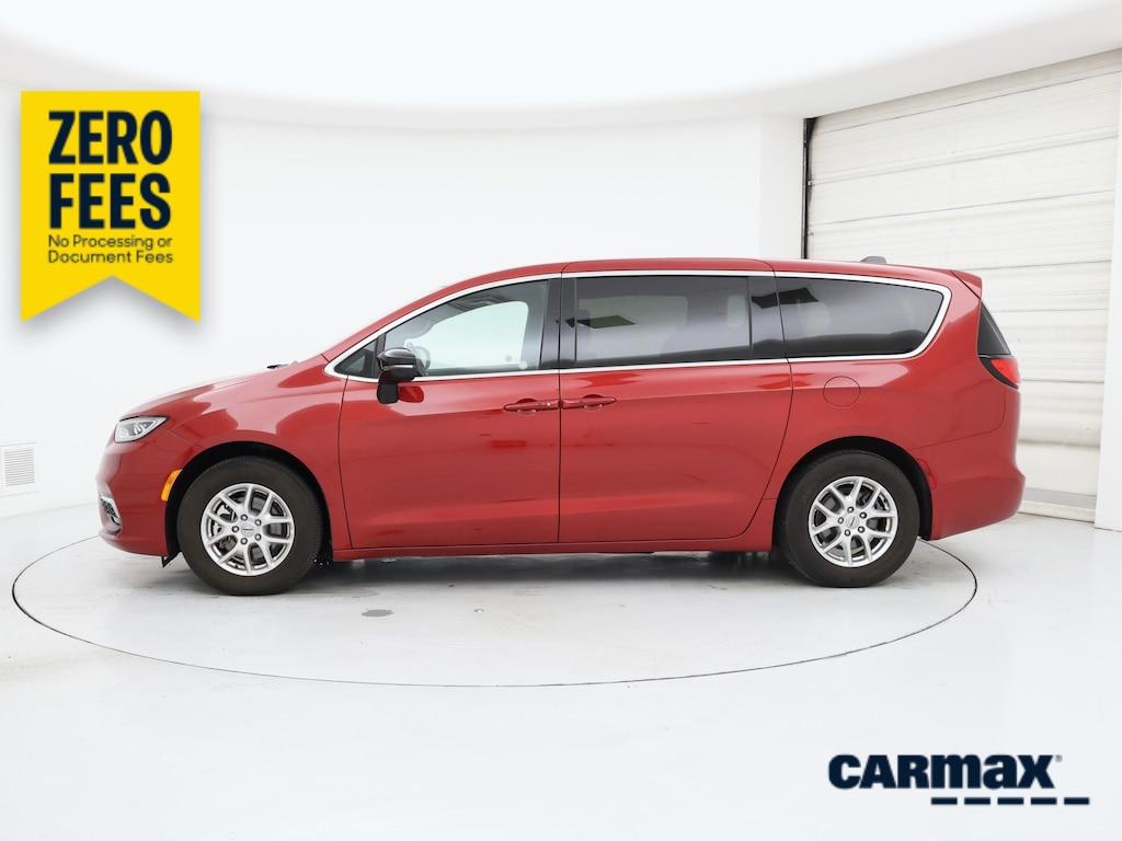 used 2025 Chrysler Pacifica car, priced at $29,998