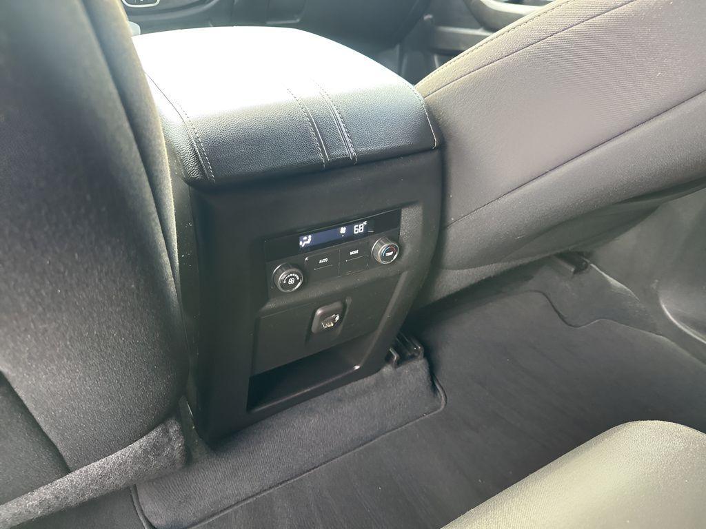 used 2023 Chevrolet Traverse car, priced at $23,395