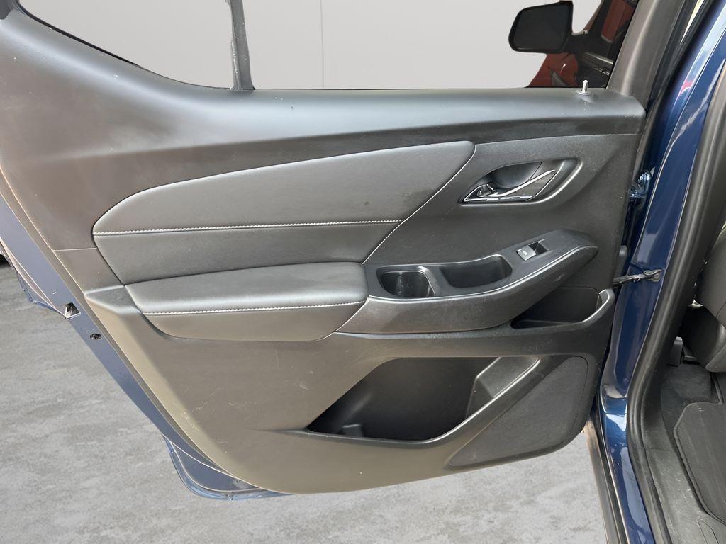 used 2023 Chevrolet Traverse car, priced at $23,395