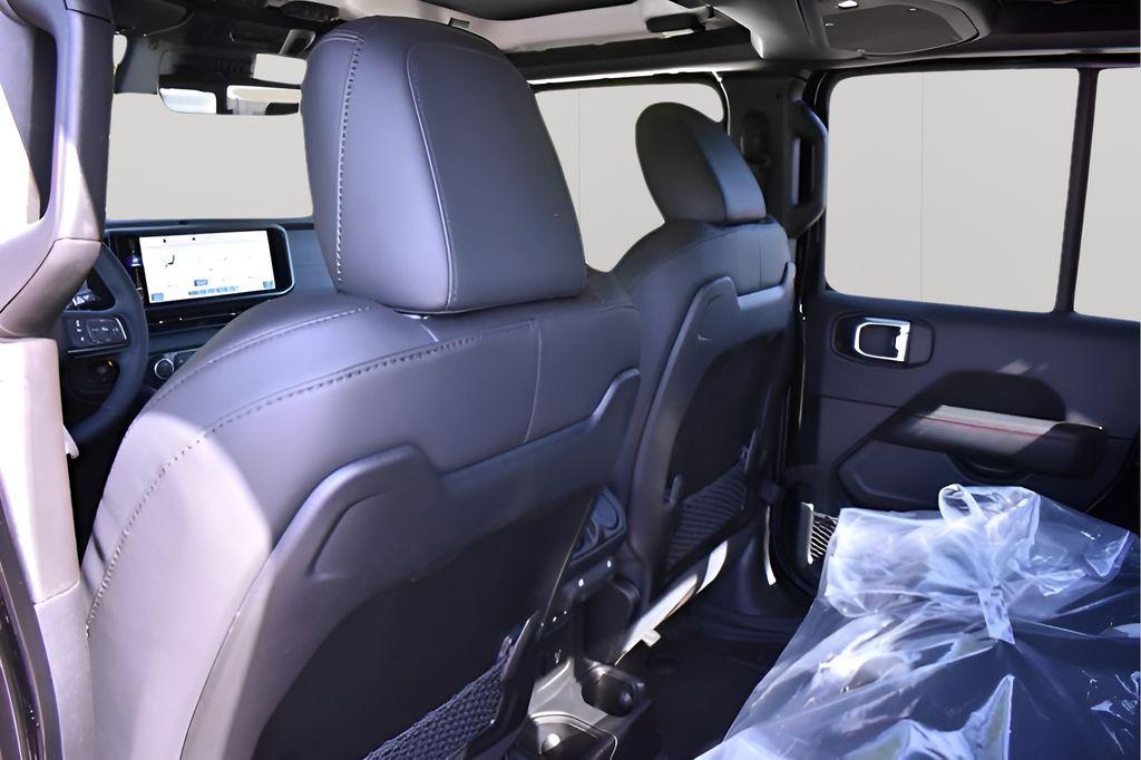 new 2025 Jeep Gladiator car, priced at $48,674