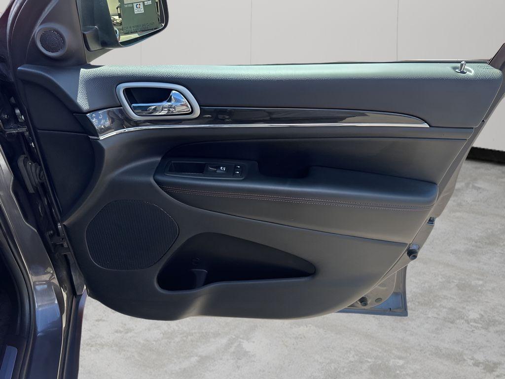 used 2018 Jeep Grand Cherokee car, priced at $17,226