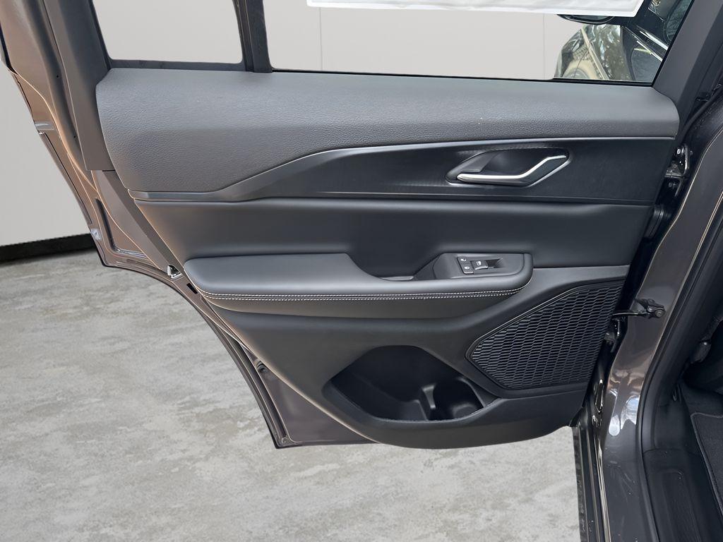 new 2026 Jeep Grand Cherokee car, priced at $43,534