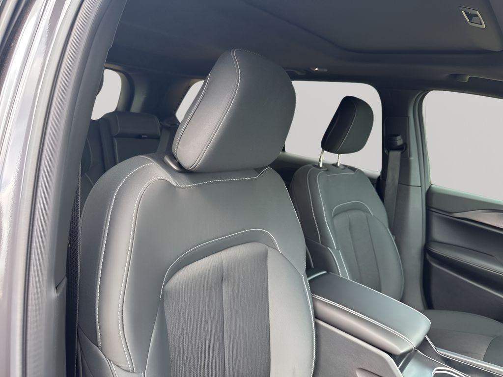 new 2026 Jeep Grand Cherokee car, priced at $43,534