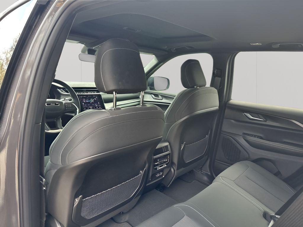 new 2026 Jeep Grand Cherokee car, priced at $43,534