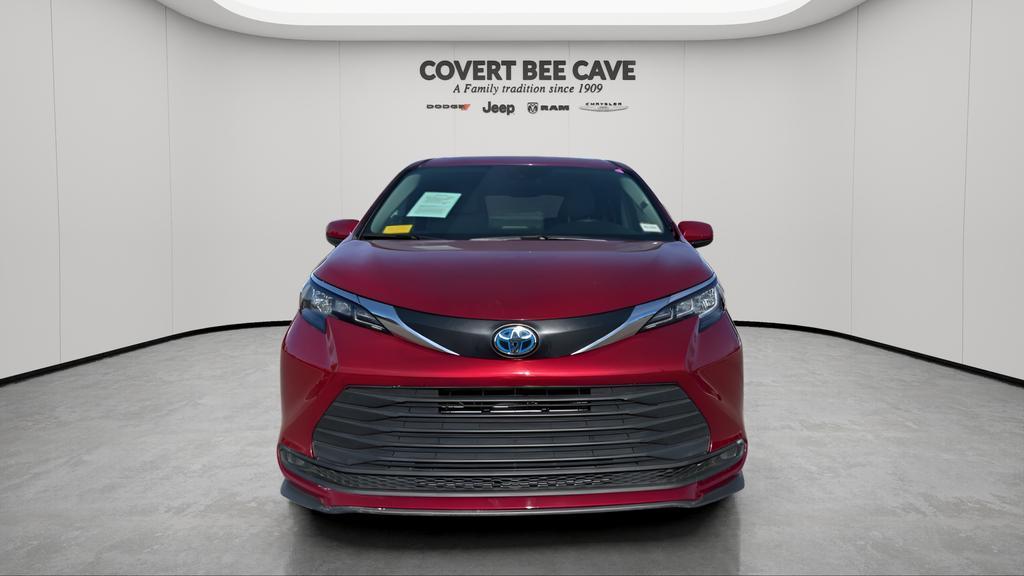 used 2025 Toyota Sienna car, priced at $38,426