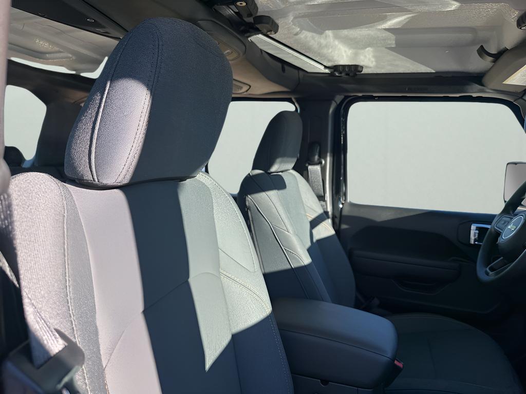 new 2026 Jeep Wrangler car, priced at $39,370