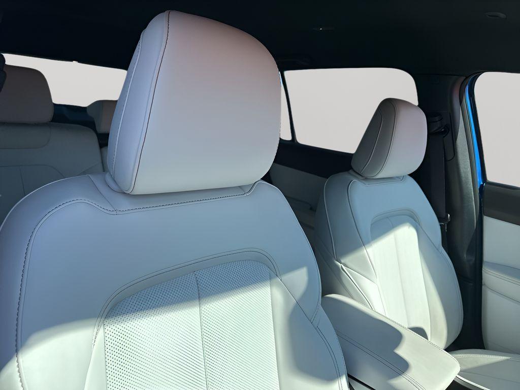 new 2026 Jeep Cherokee car, priced at $41,715