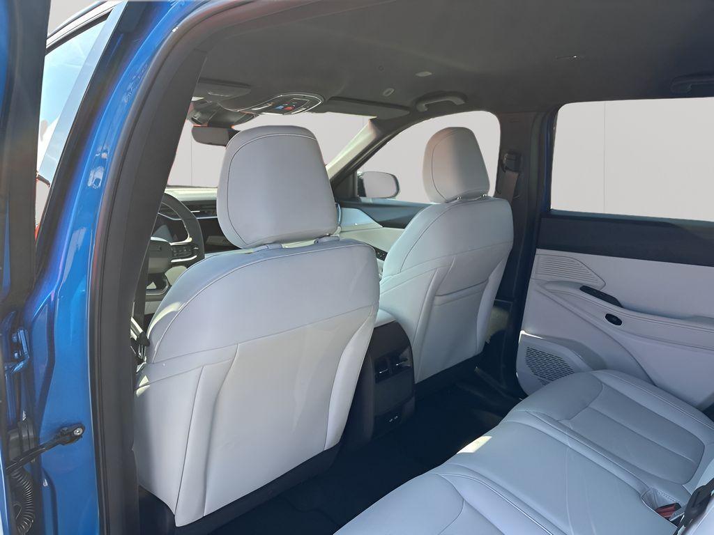 new 2026 Jeep Cherokee car, priced at $41,715