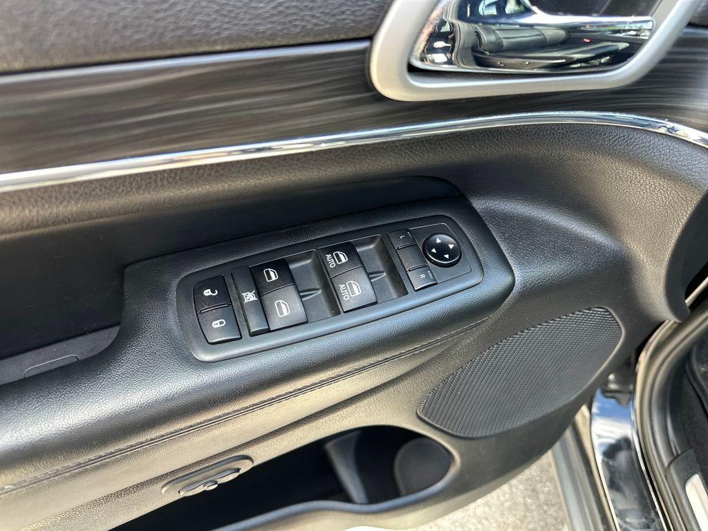 used 2020 Jeep Grand Cherokee car, priced at $23,482